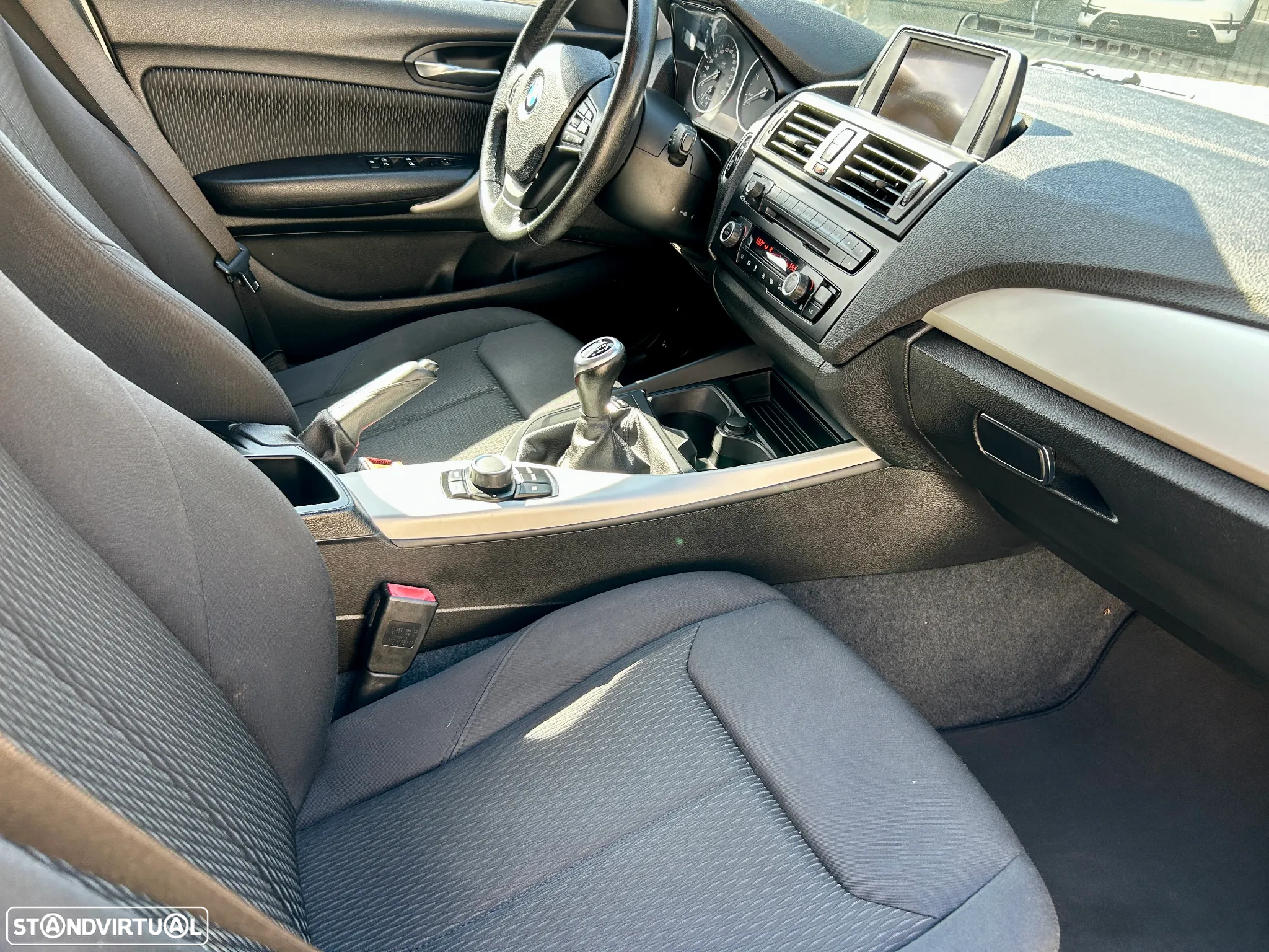 BMW 120 d Line Urban - 26