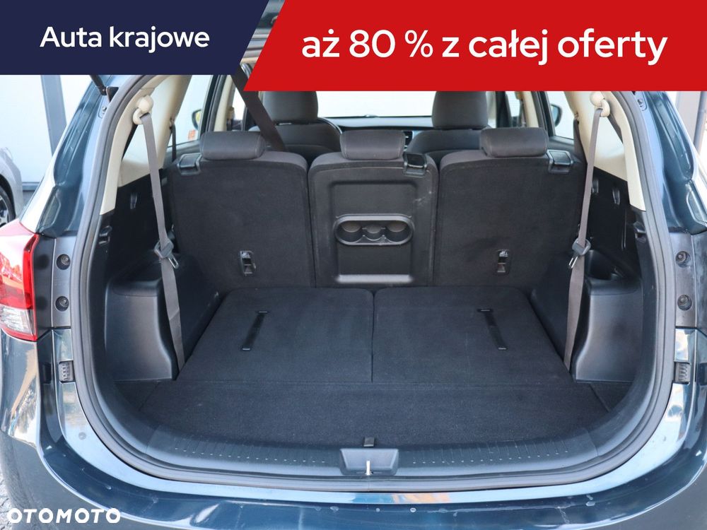 Kia Carens - 16
