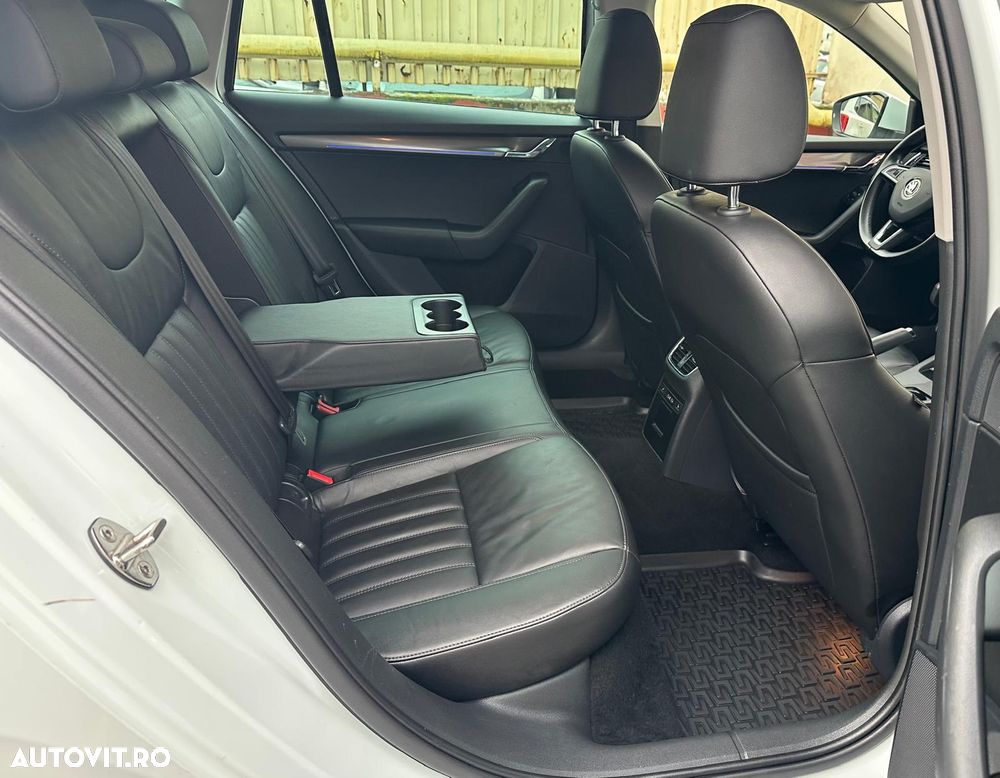 Skoda Octavia 1.6 TDI DSG Premium Edition - 22