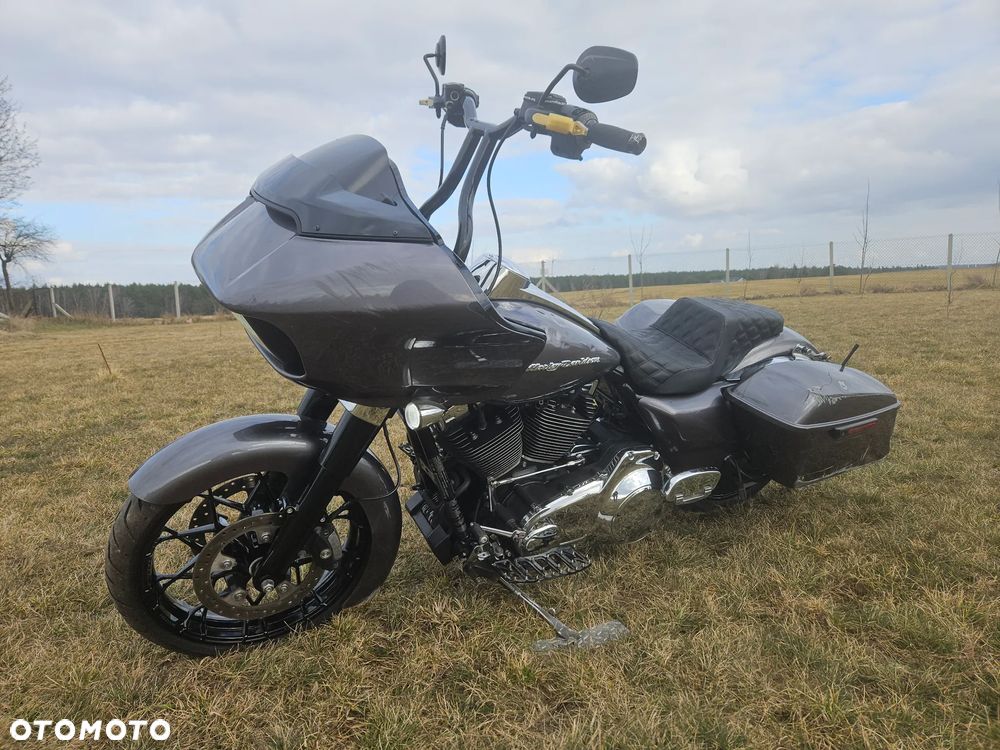 Harley-Davidson Touring Road Glide - 9