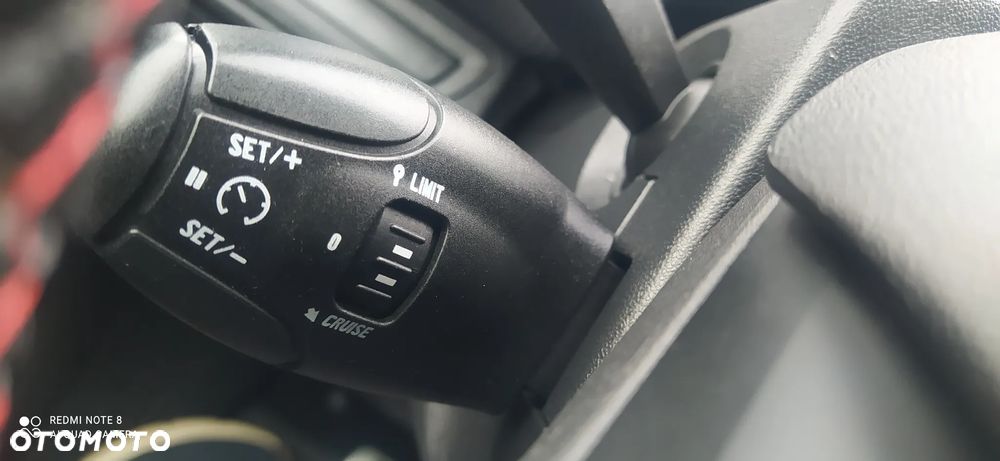 Peugeot 2008 PureTech 110 Stop&Start EAT6 GT-Line Edition - 27