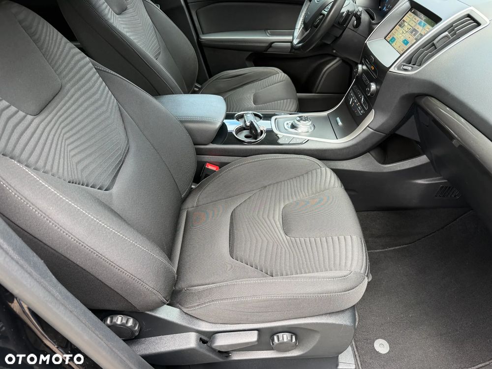 Ford S-Max - 22