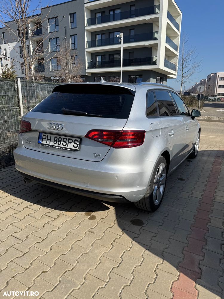 Audi A3 1.6 TDI S line Sportpaket - 13
