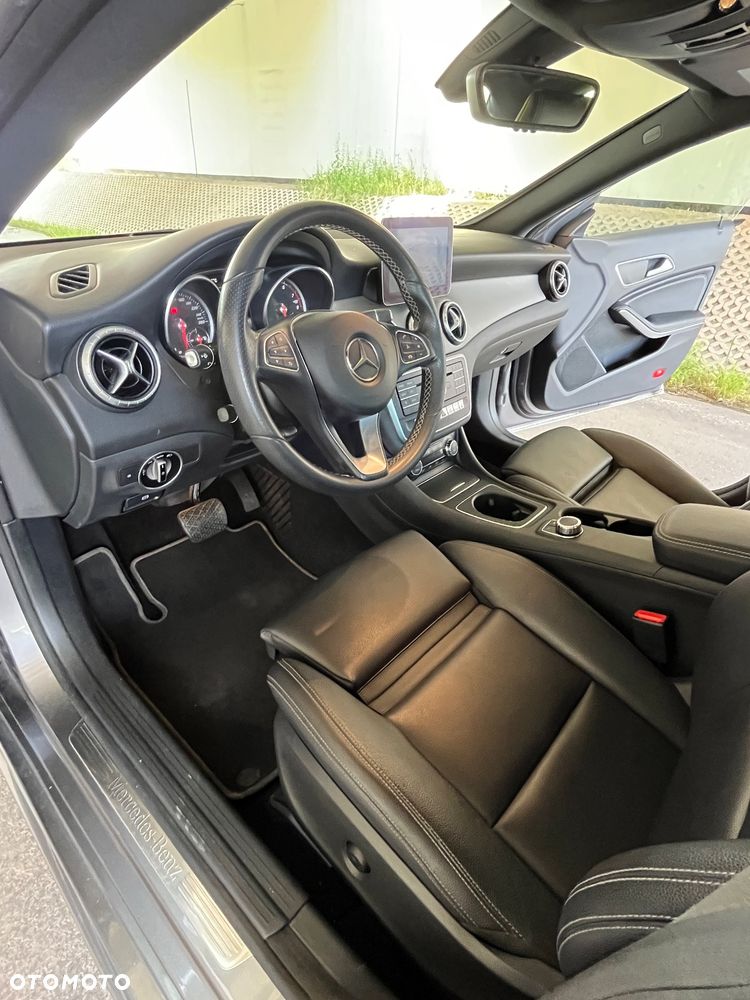 Mercedes-Benz CLA 250 4-Matic AMG Line - 13