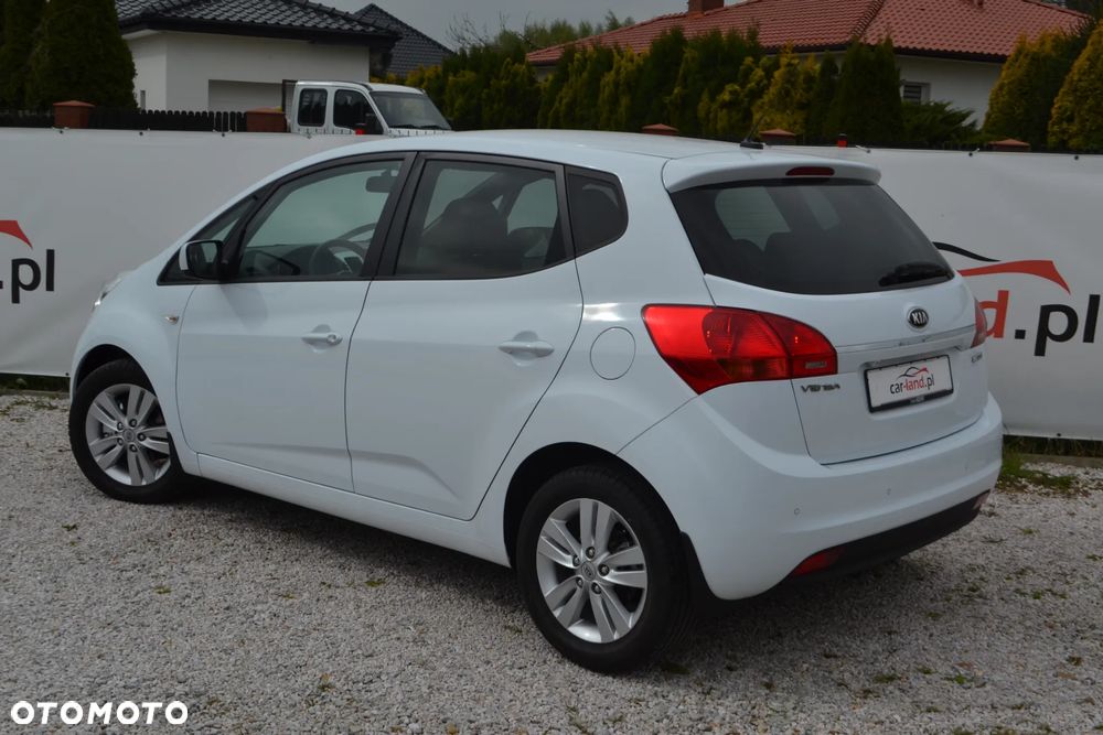 Kia Venga - 10