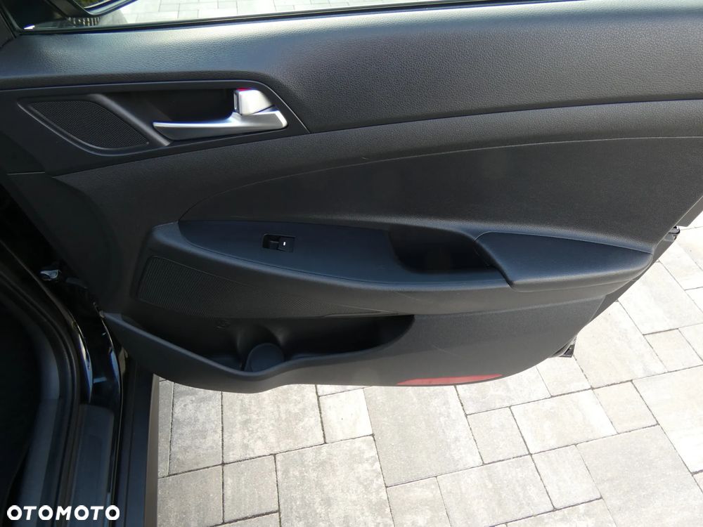 Hyundai Tucson 1.6 GDI BlueDrive Style 2WD - 33