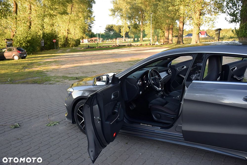 Mercedes-Benz CLA 200 7G-DCT UrbanStyle Edition - 10