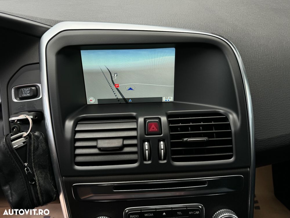 Volvo XC 60 D4 AWD Geartronic Momentum - 15