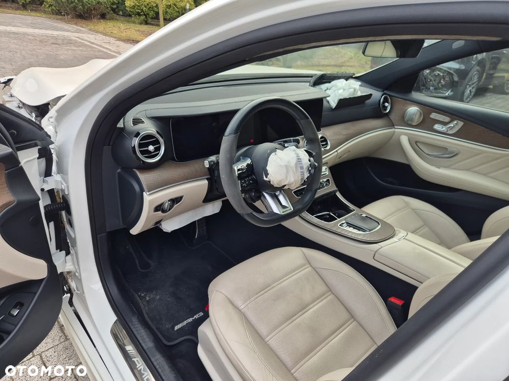 Mercedes-Benz Klasa E - 23