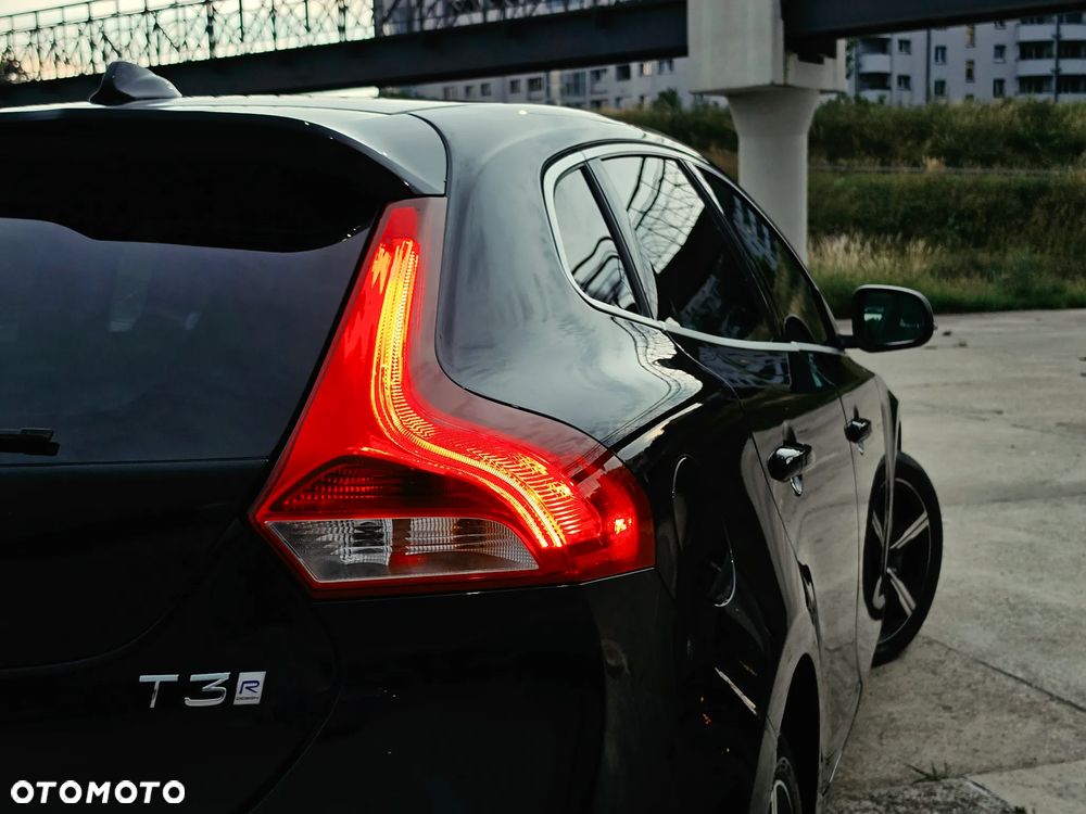 Volvo V40 T3 Drive-E R-Design Momentum - 34
