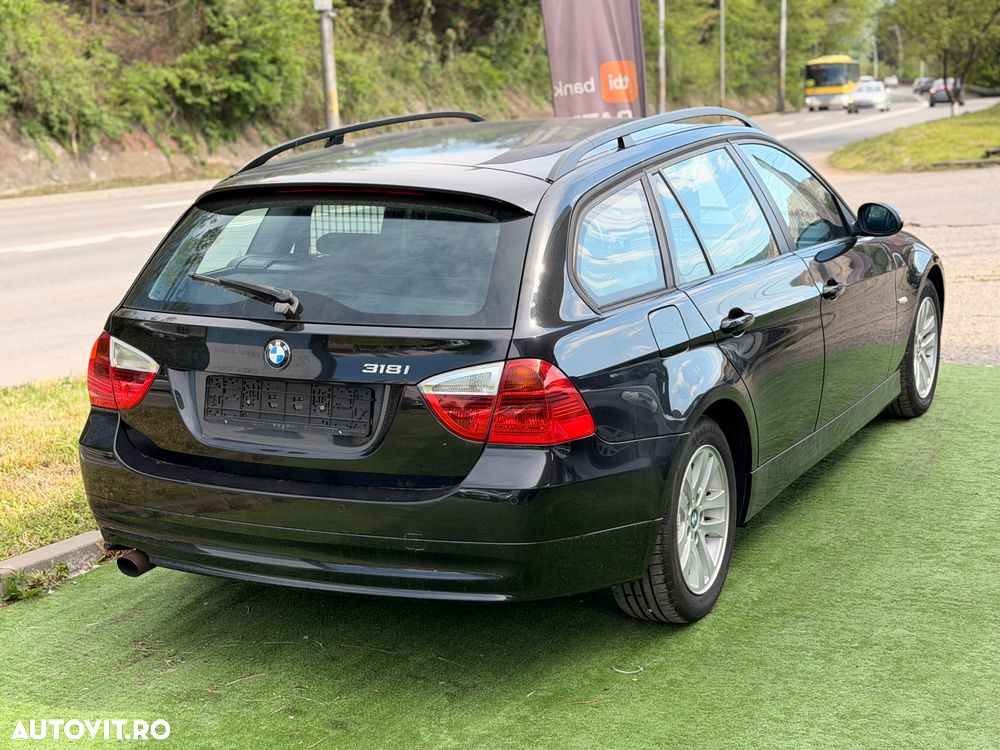 BMW Seria 3 320i - 4