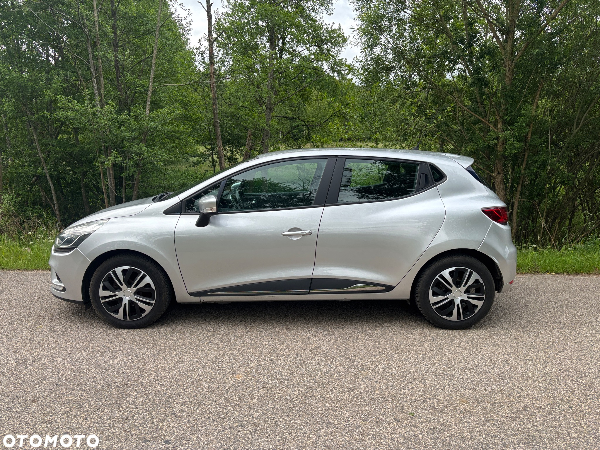 Renault Clio 1.2 16V 75 Life - 8