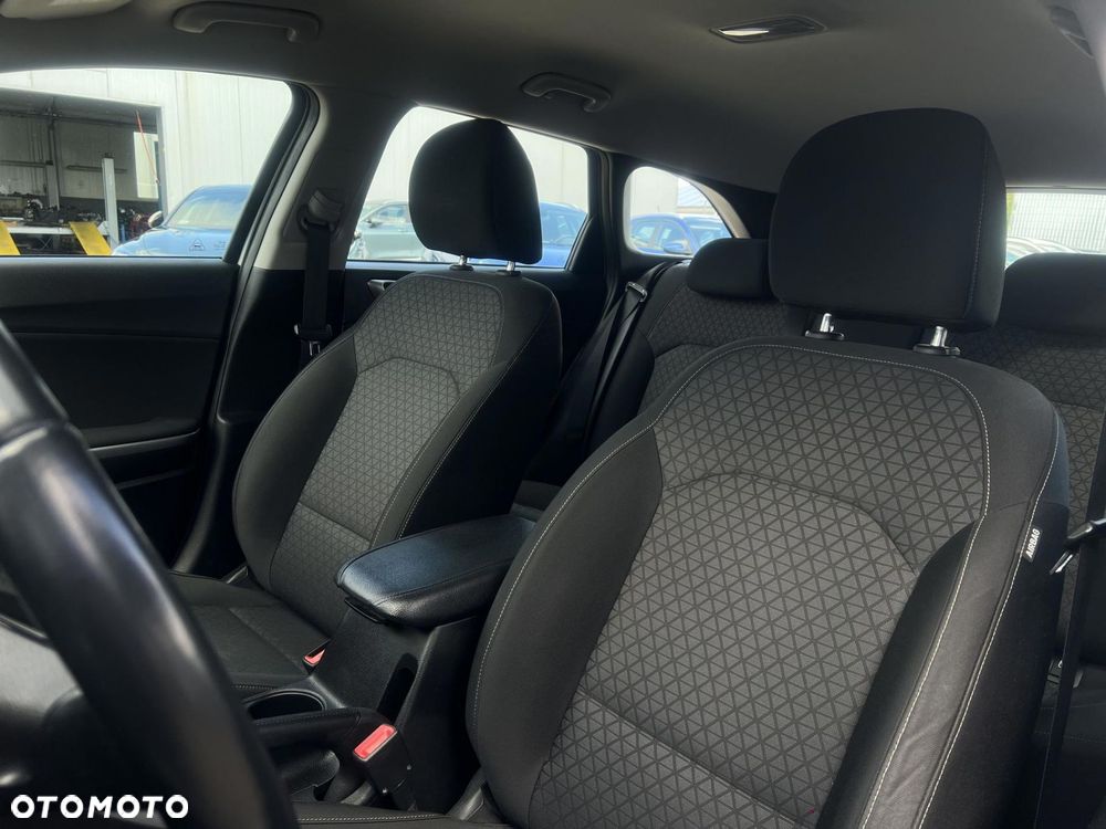 Kia Ceed 1.4 T-GDI M - 12