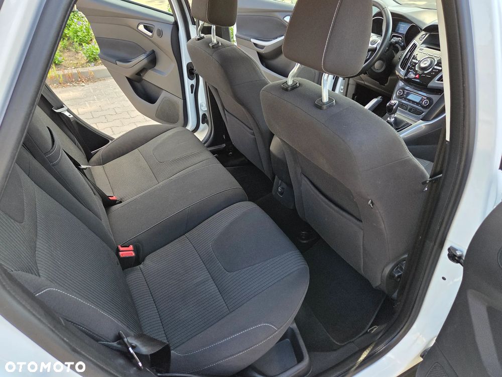 Ford Focus 1.6 TDCi DPF SYNC Edition - 24