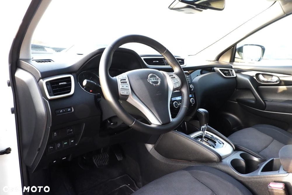 Nissan Qashqai 1.6 DCi Xtronic N-Connecta - 25