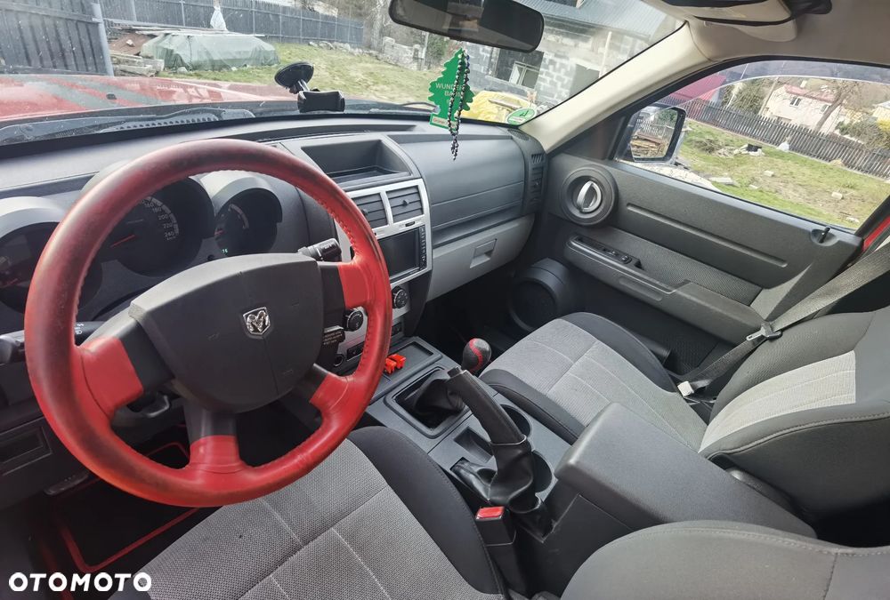 Dodge Nitro 2.8 CRD DPF SXT - 6