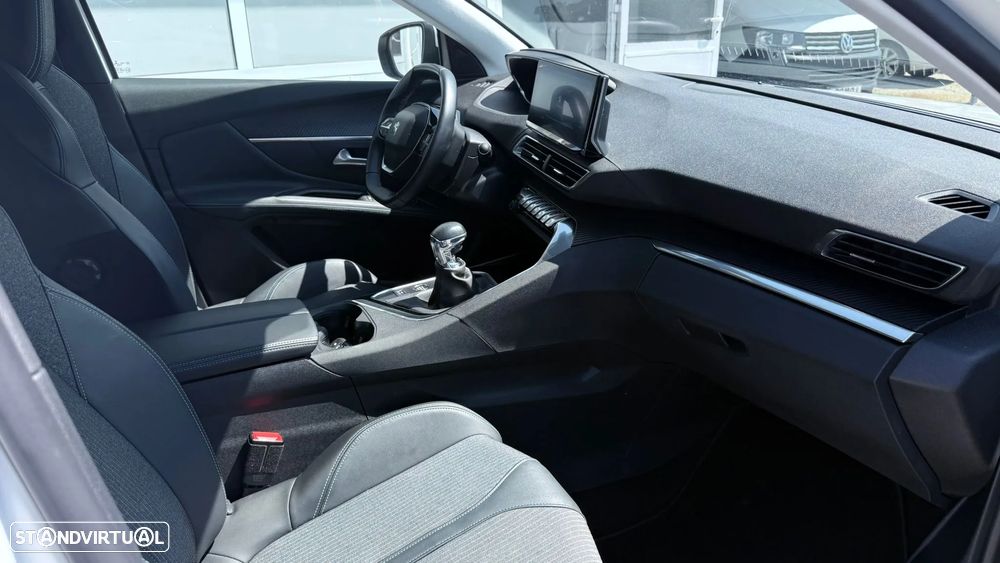 Peugeot 3008 PureTech 130 Stop & Start GPF Allure - 19