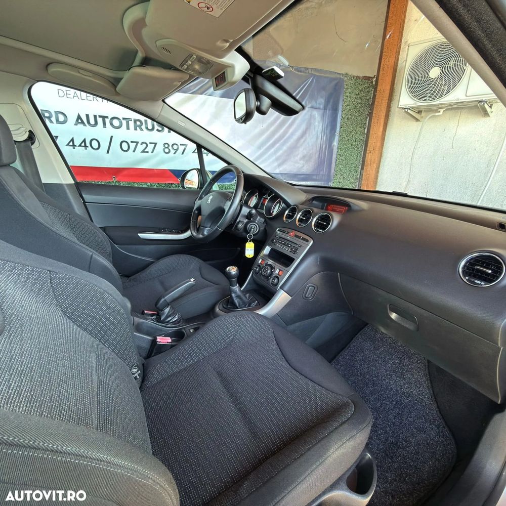 Peugeot 308 120 VTi Family - 16