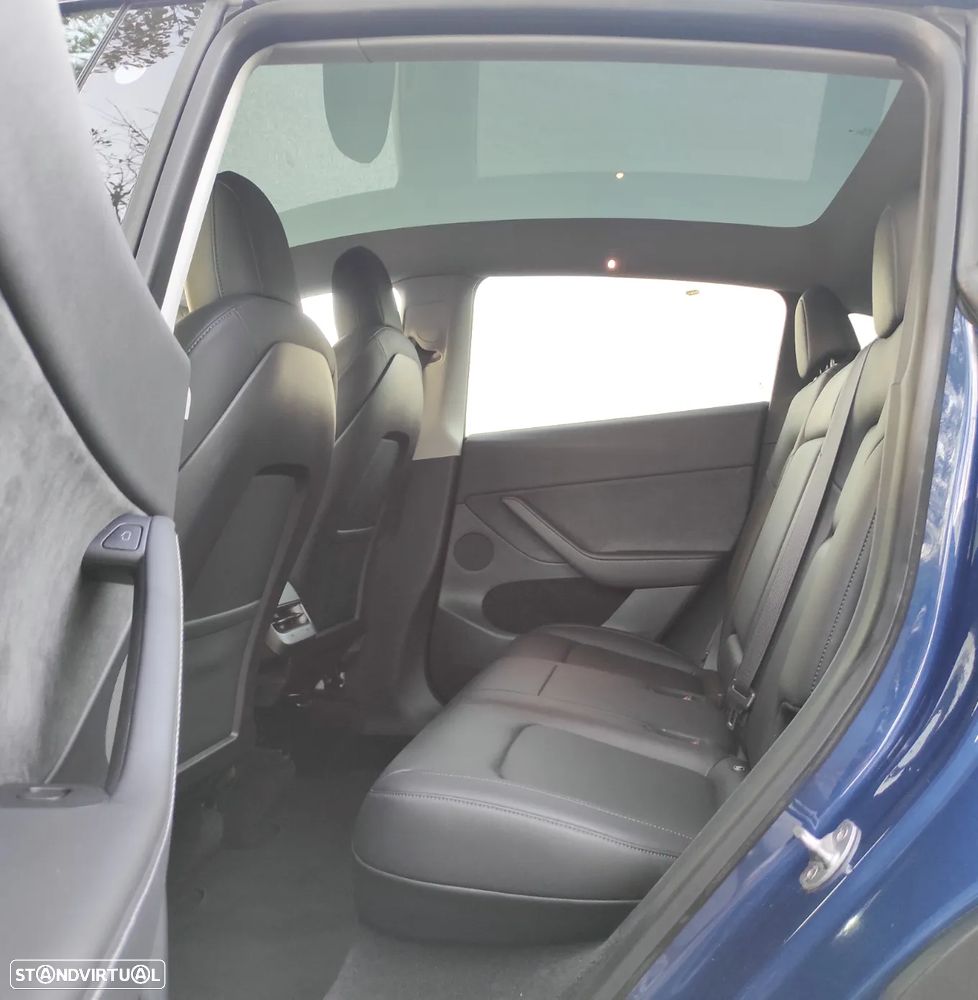 Tesla Model Y Long Range Dual Motor AWD - 22