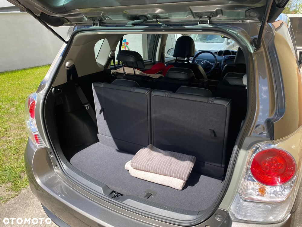 Toyota Verso 1.8 Prestige 7os - 5