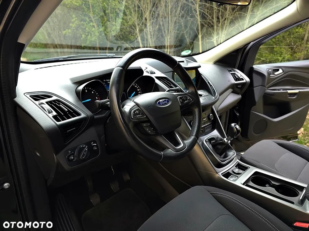 Ford Kuga 2.0 TDCi FWD Titanium Plus - 24