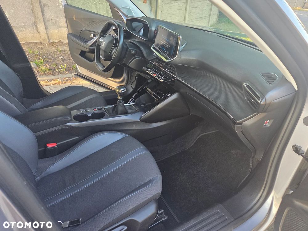 Peugeot 2008 - 12