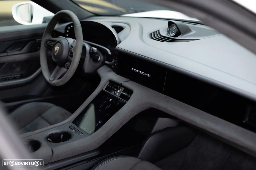 Porsche Taycan Sport Turismo GTS - 25