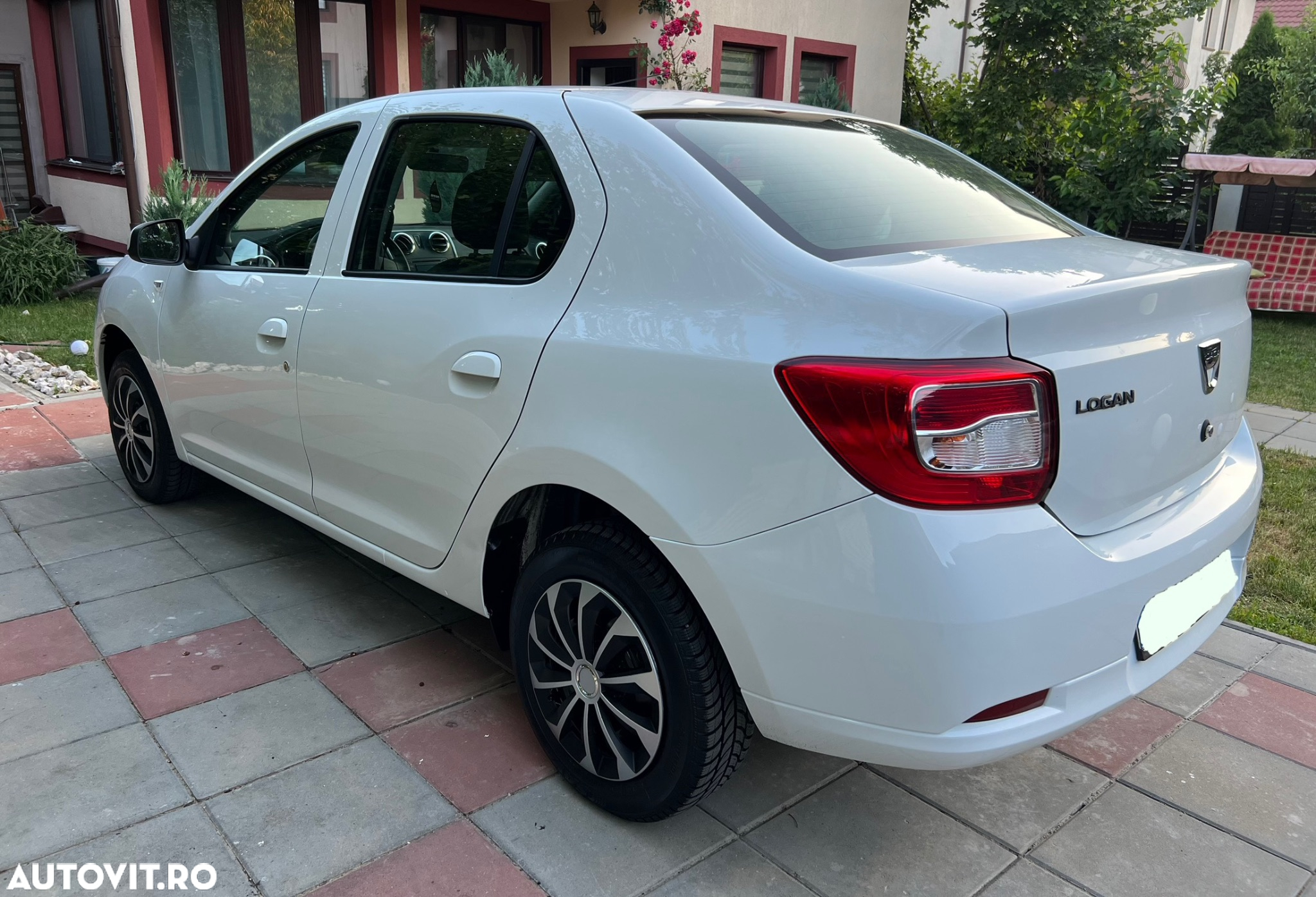 Dacia Logan MCV 1.2 73 CP Laureate - 3