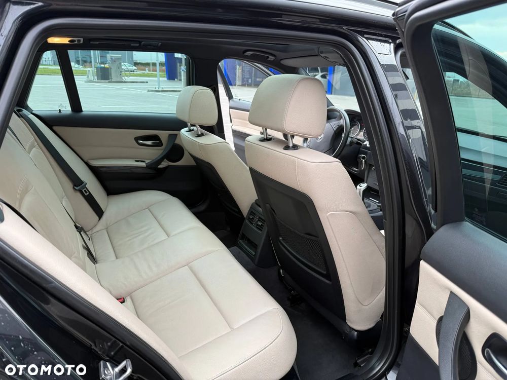 BMW Seria 3 320d - 19