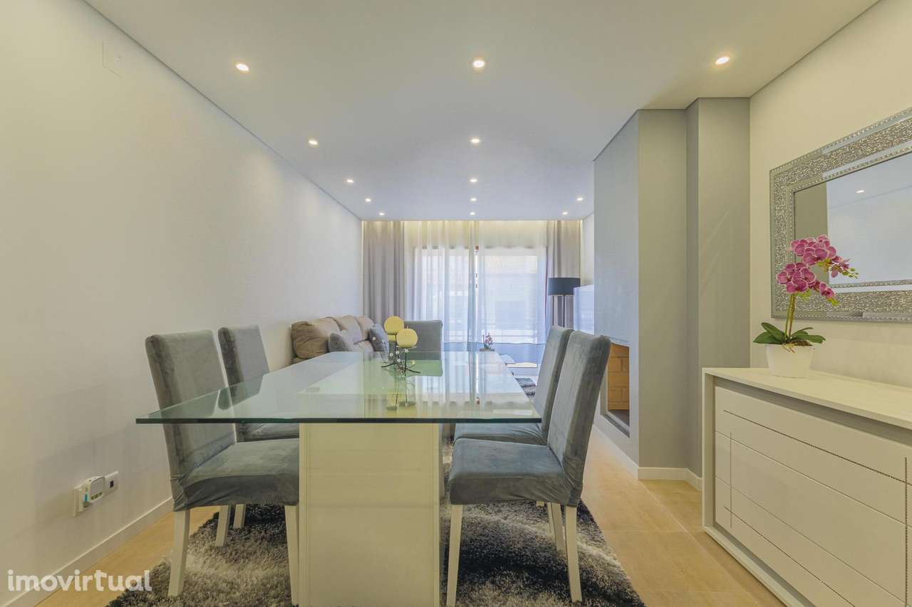 Apartamento T3 Renovado com Jardim e Terraço Privativos em Vila... - Grande imagem: 2/36