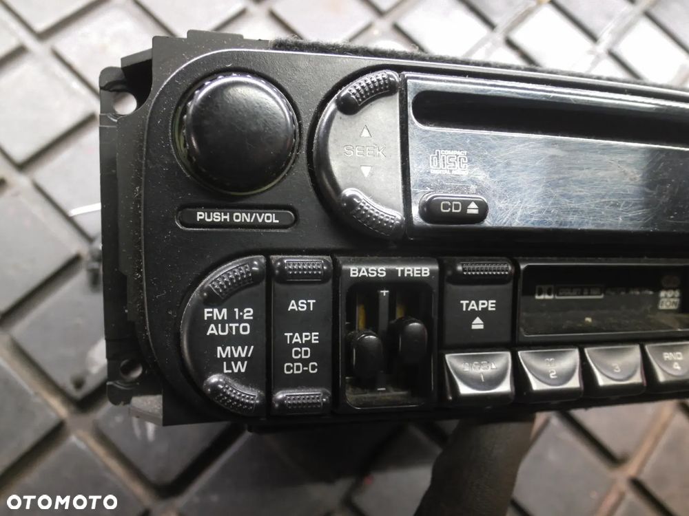RADIO FABRYCZNE P04858543AG-A ORYGINAŁ CHRYSLER VOYAGER 01-07 - 2