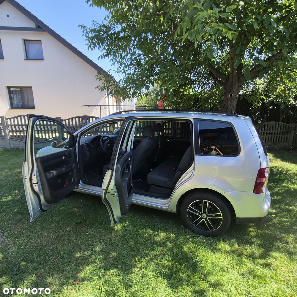 Volkswagen Touran 1.6 - 6
