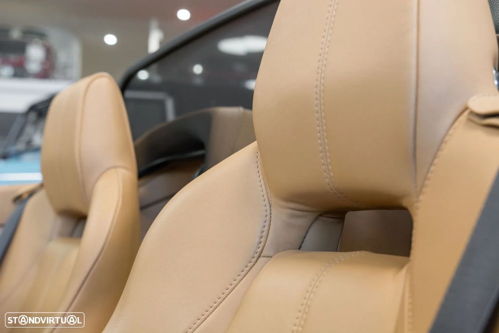 Aston Martin Vantage Roadster V8 Sportshift - 34