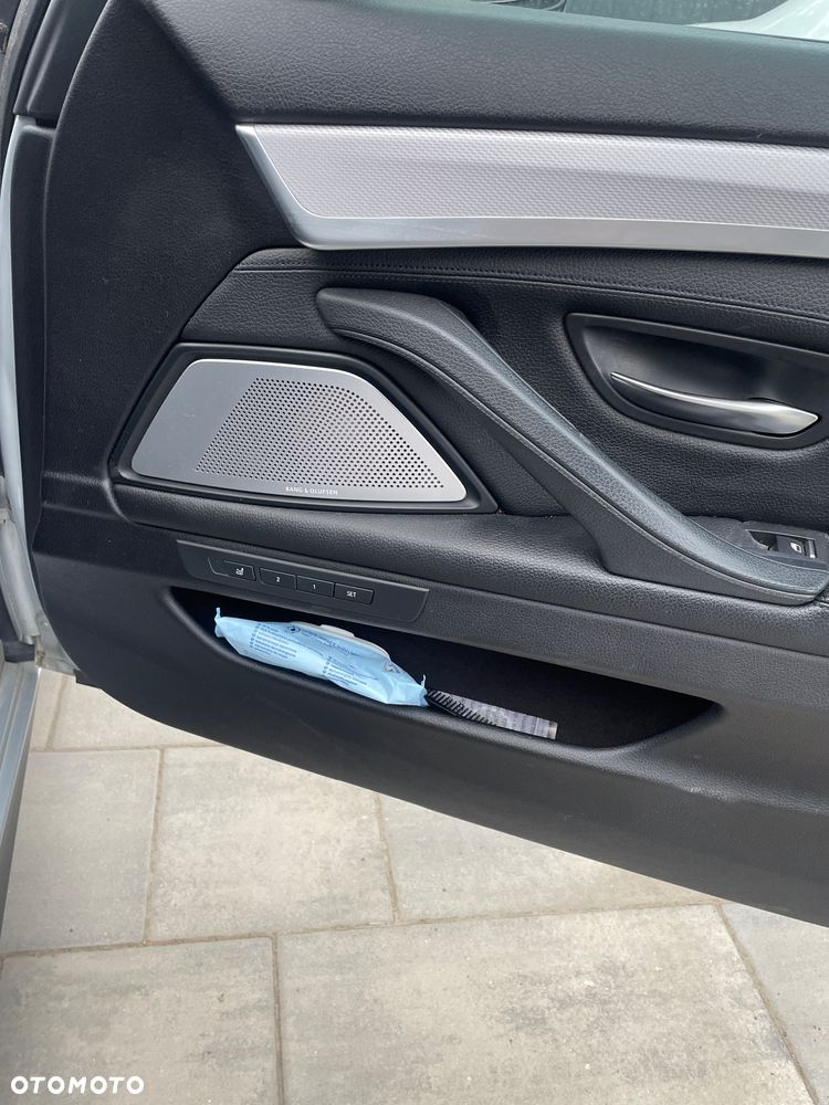 BMW Seria 5 M550d xDrive - 23