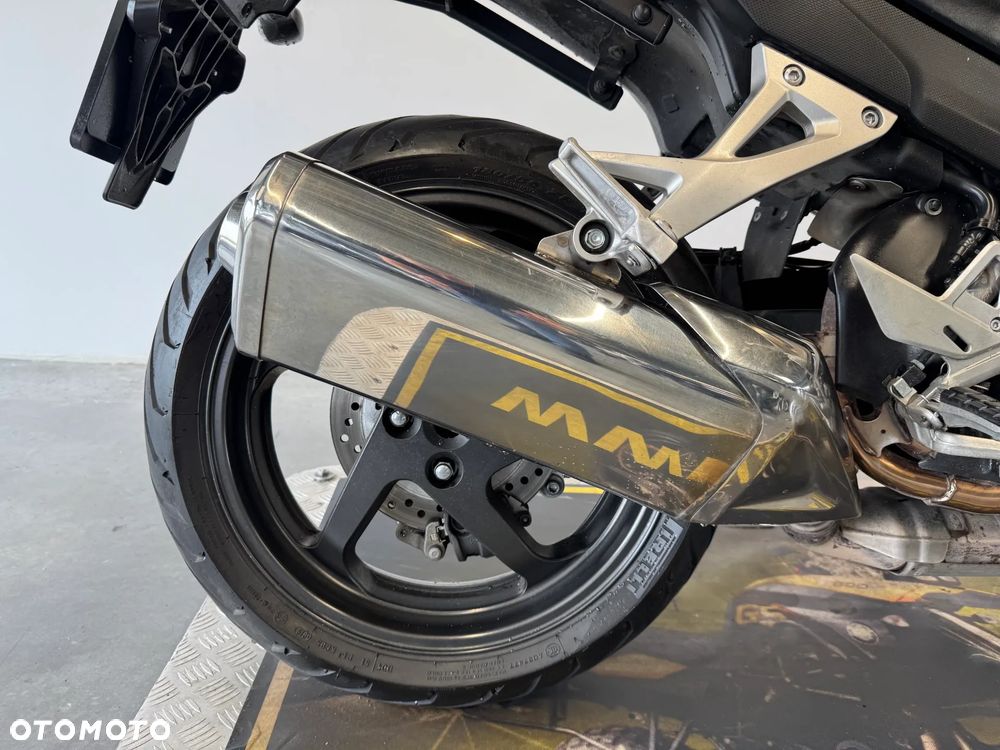 Honda VFR - 15