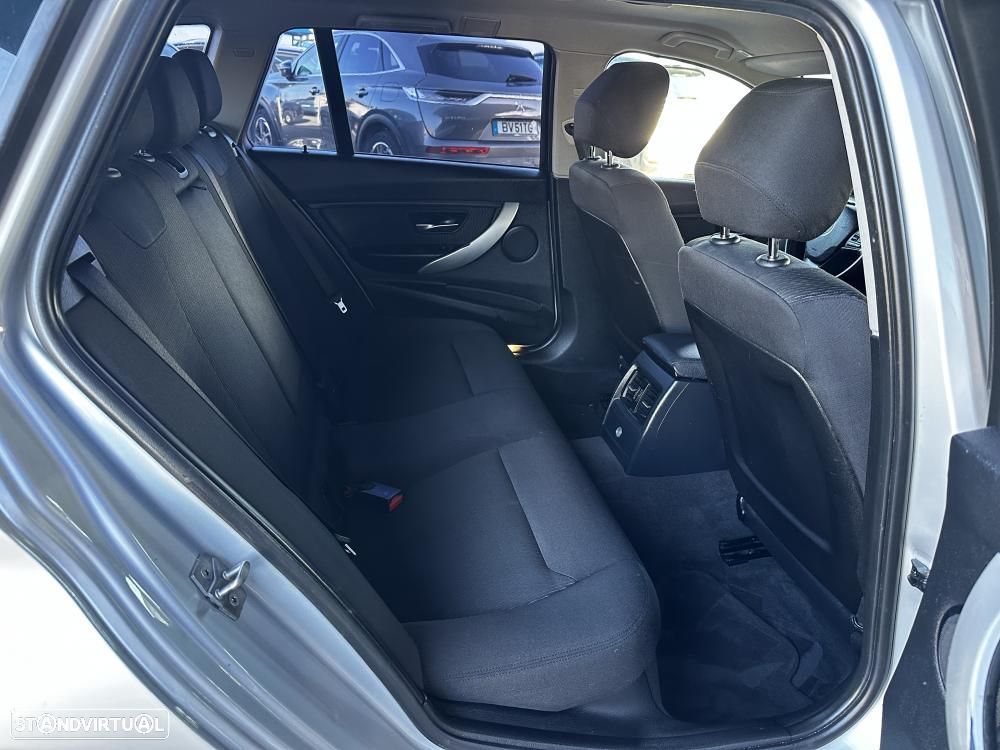 BMW 320 d Sport Line - 39