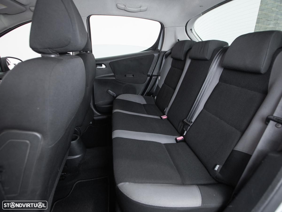 Peugeot 207 - 8
