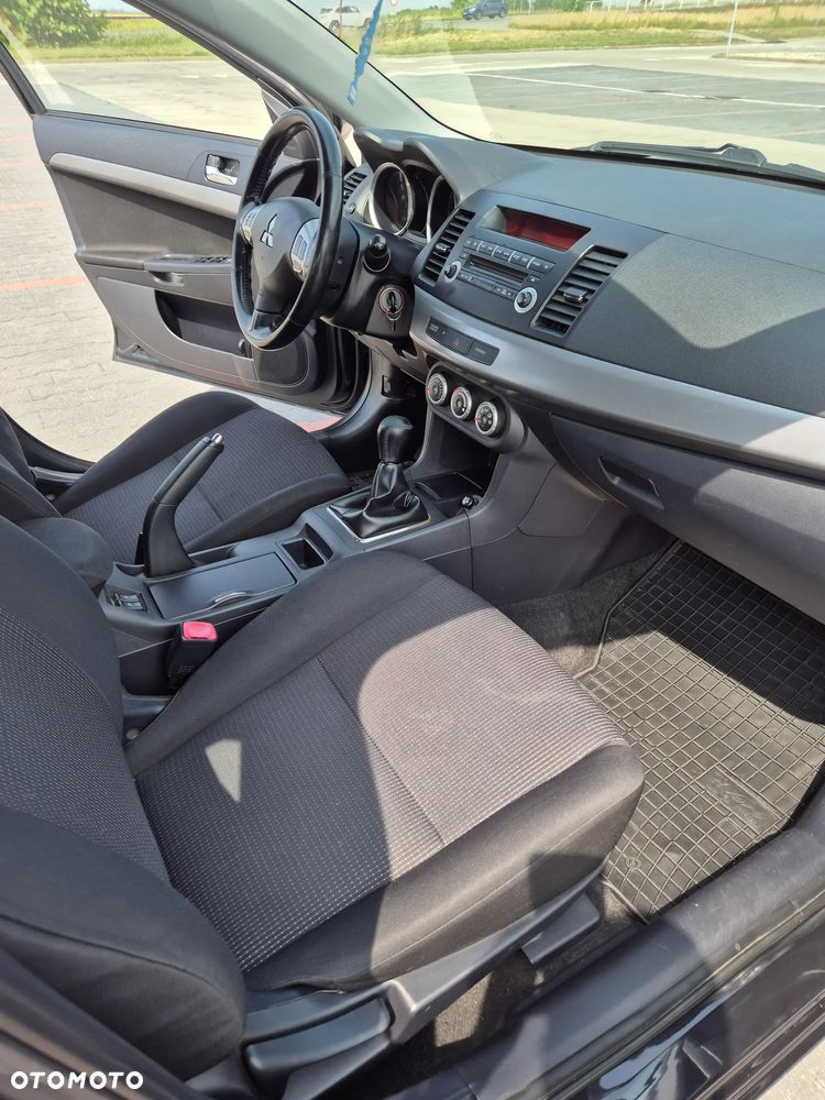 Mitsubishi Lancer - 7