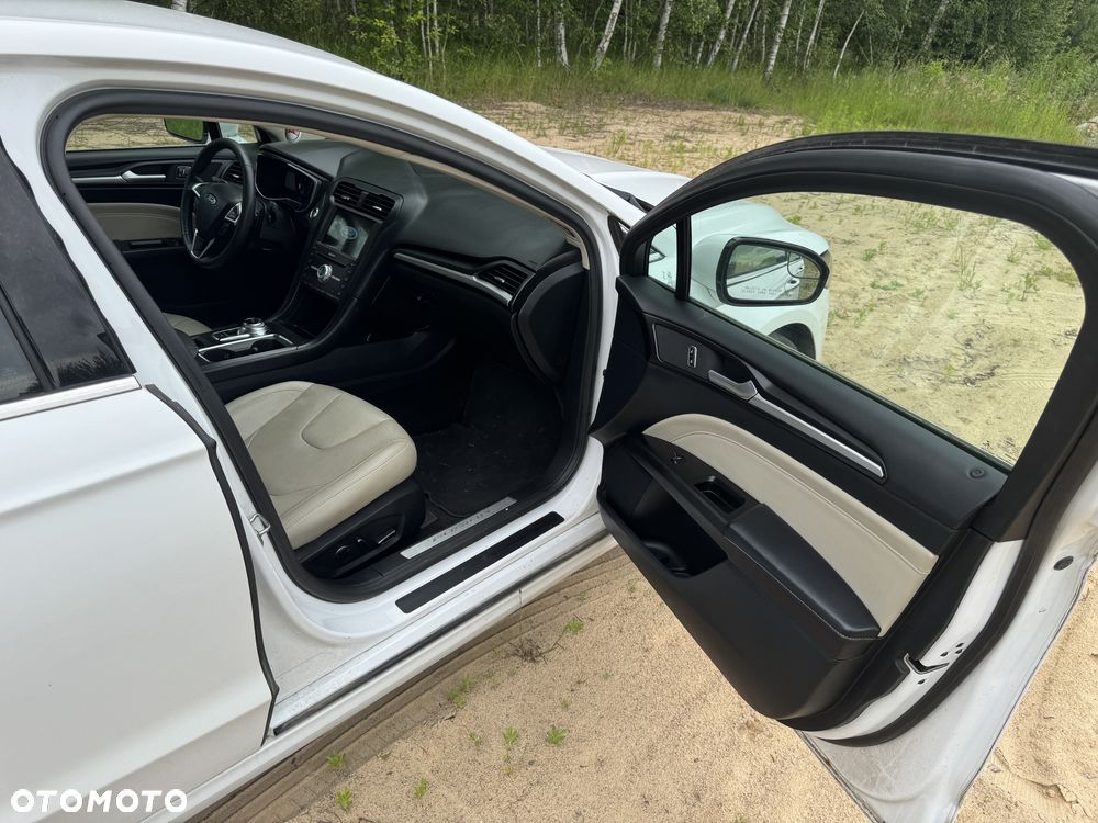 Ford Fusion 2.0 EcoBoost Titanium - 10