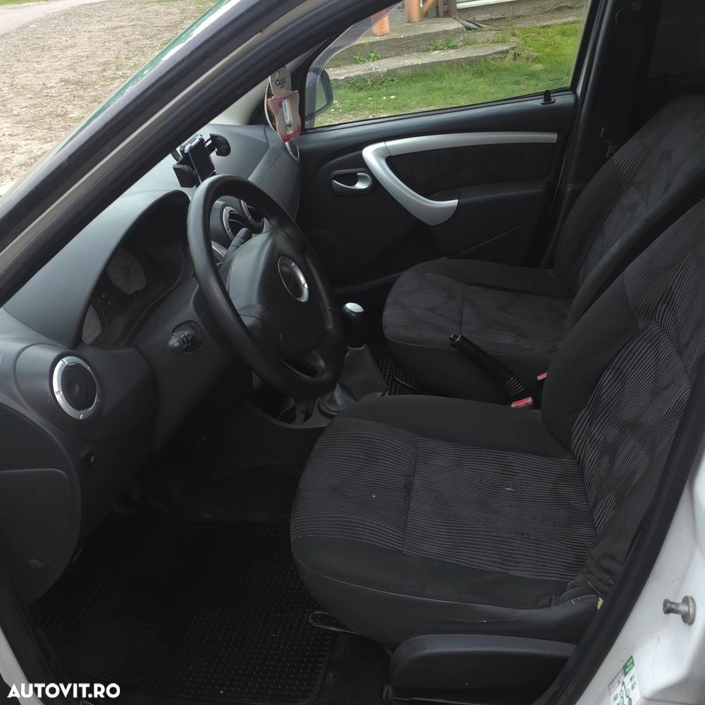 Dacia Logan 1.2 Laureate - 18