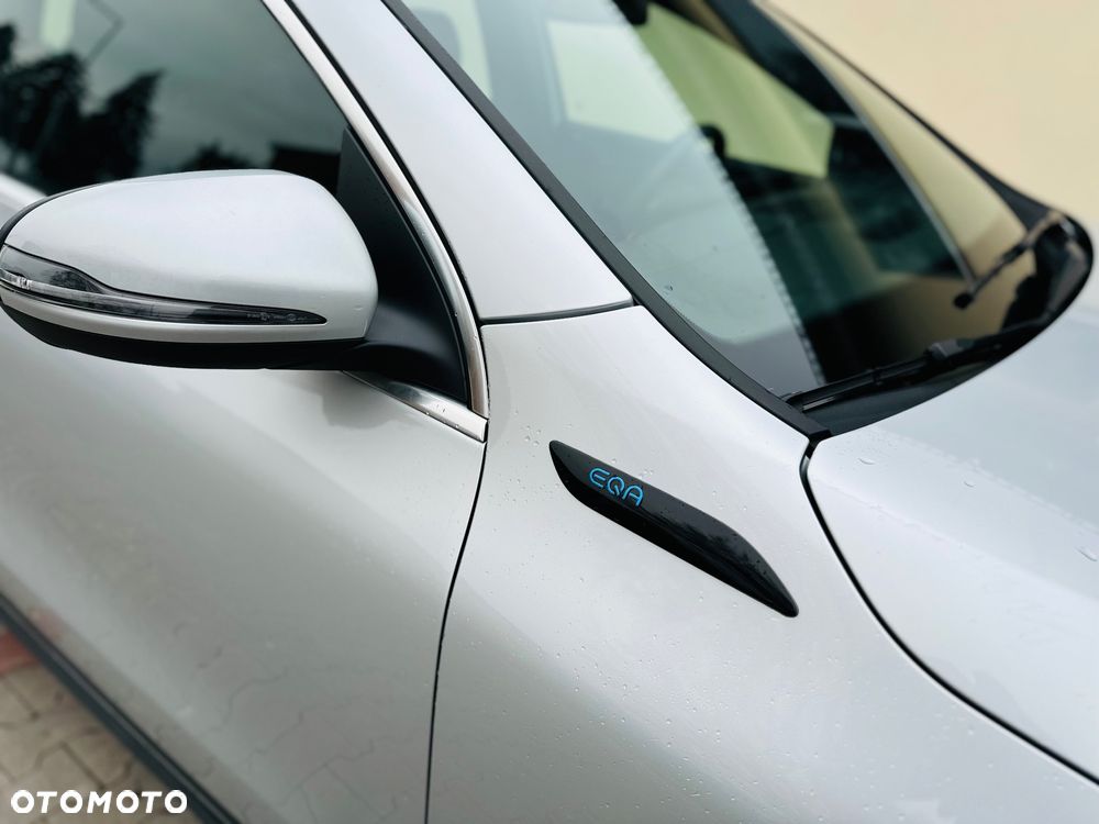 Mercedes-Benz EQA 250 - 32