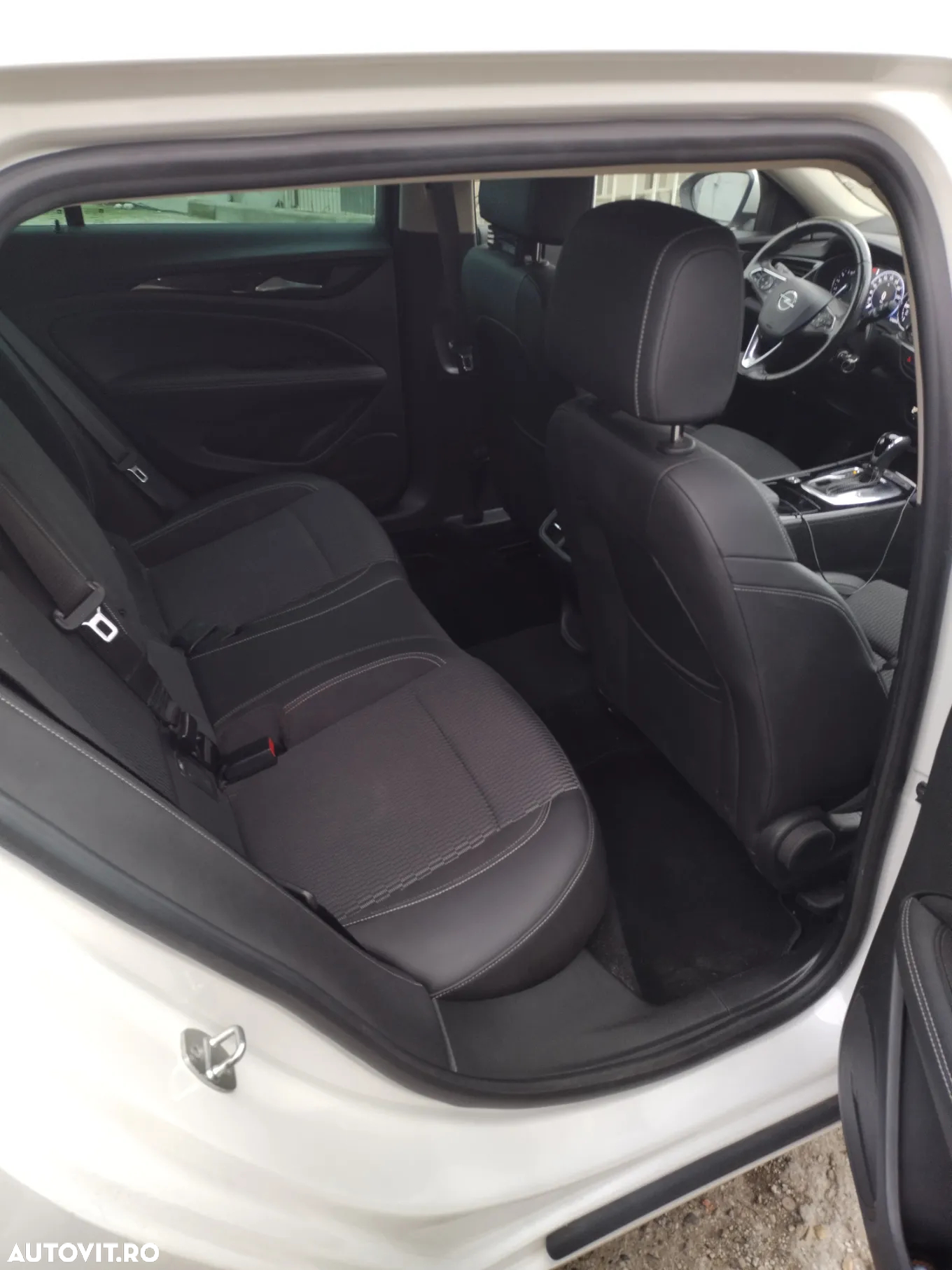 Opel Insignia Sports Tourer 1.6 ECOTEC Diesel Aut Exclusive - 4