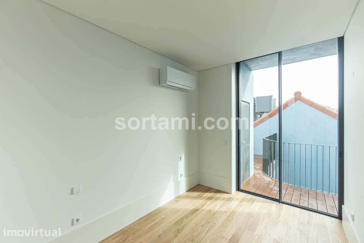 Apartamento T1+1 Venda em Cedofeita, Santo Ildefonso, Sé, Miragaia, Sã - Grande imagem: 2/18