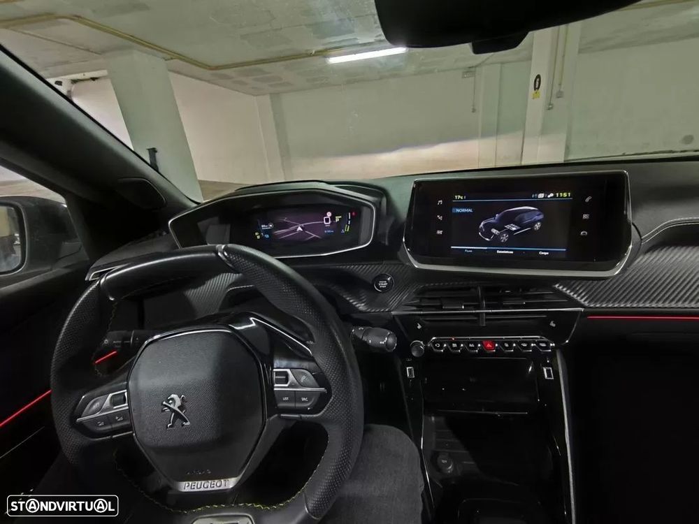 Peugeot e-2008 50 kWh GT - 13