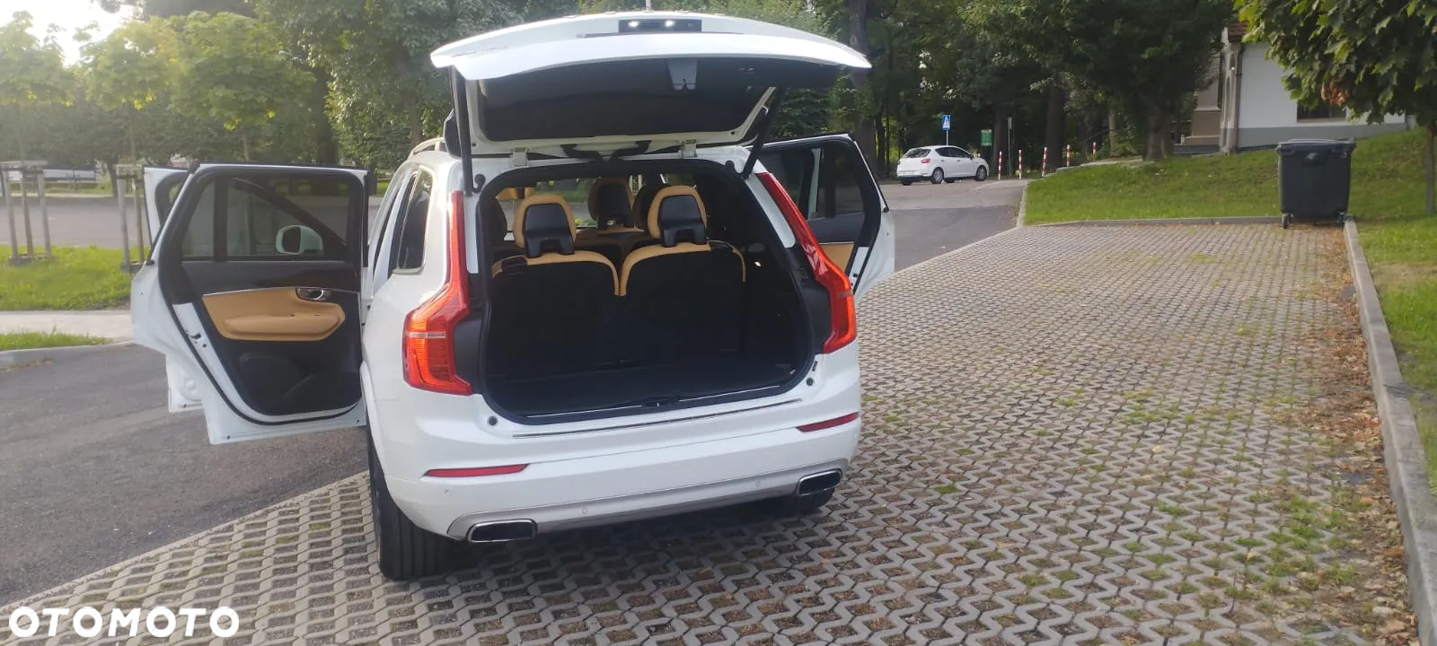 Volvo XC 90 - 8