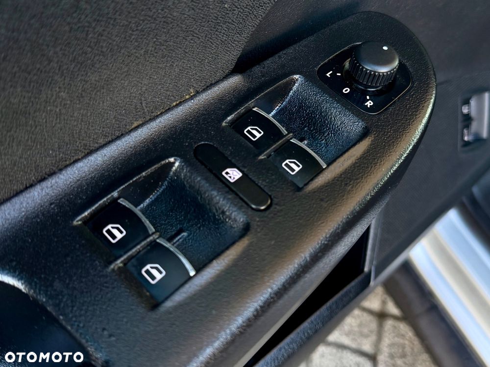 Volkswagen Passat - 25