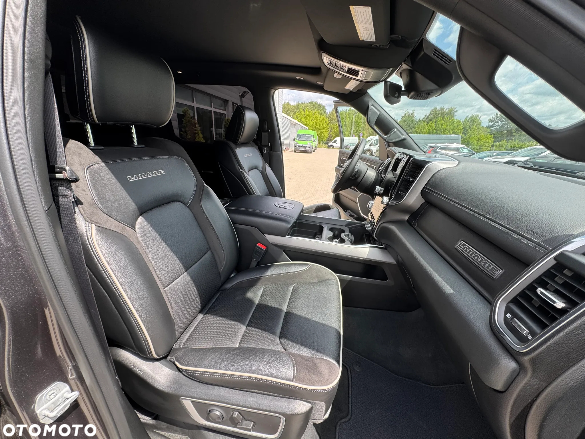 RAM 1500 Crew Cab Laramie - 26