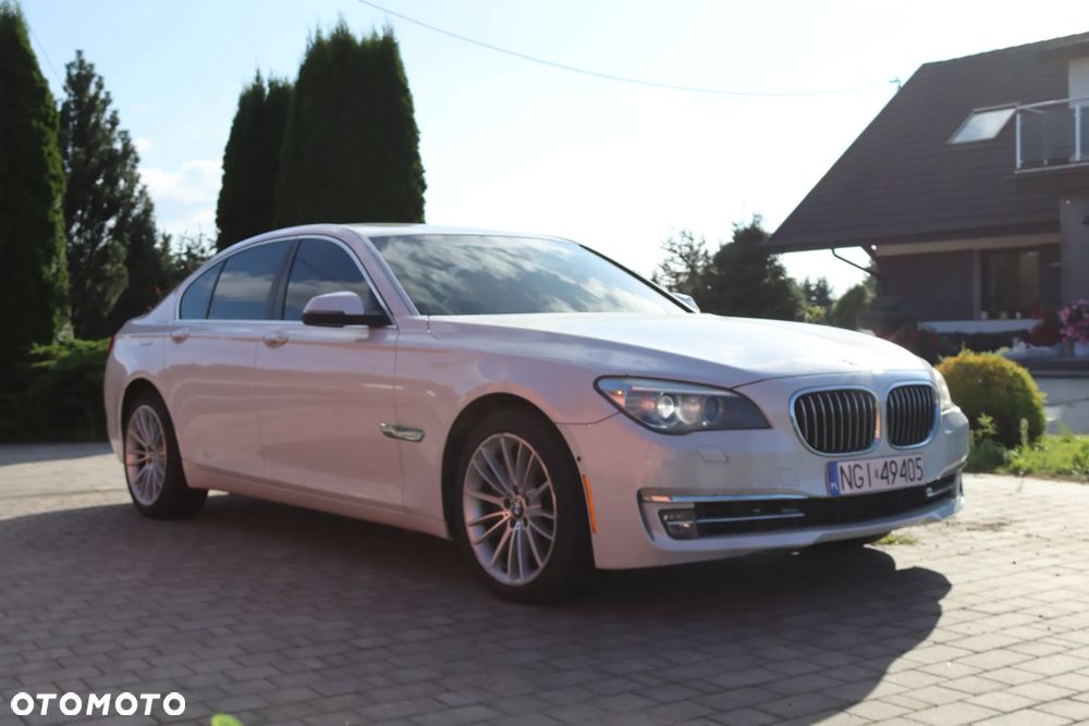 BMW Seria 7 750i - 5