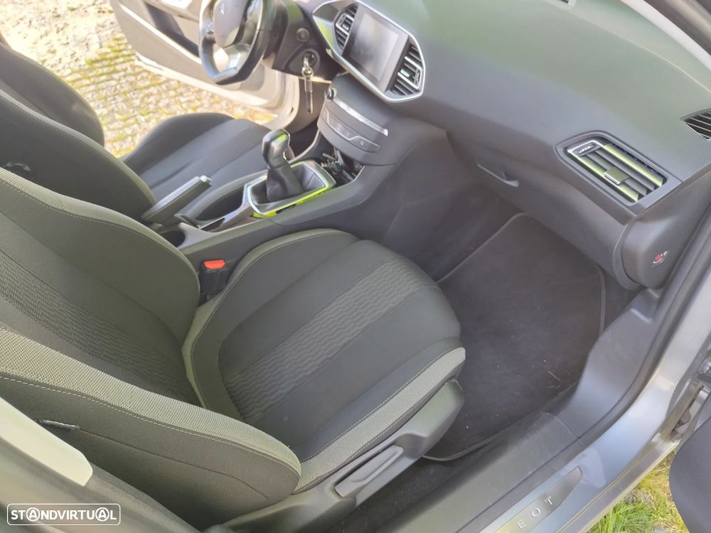 Peugeot 308 1.6 BlueHDi Style - 24