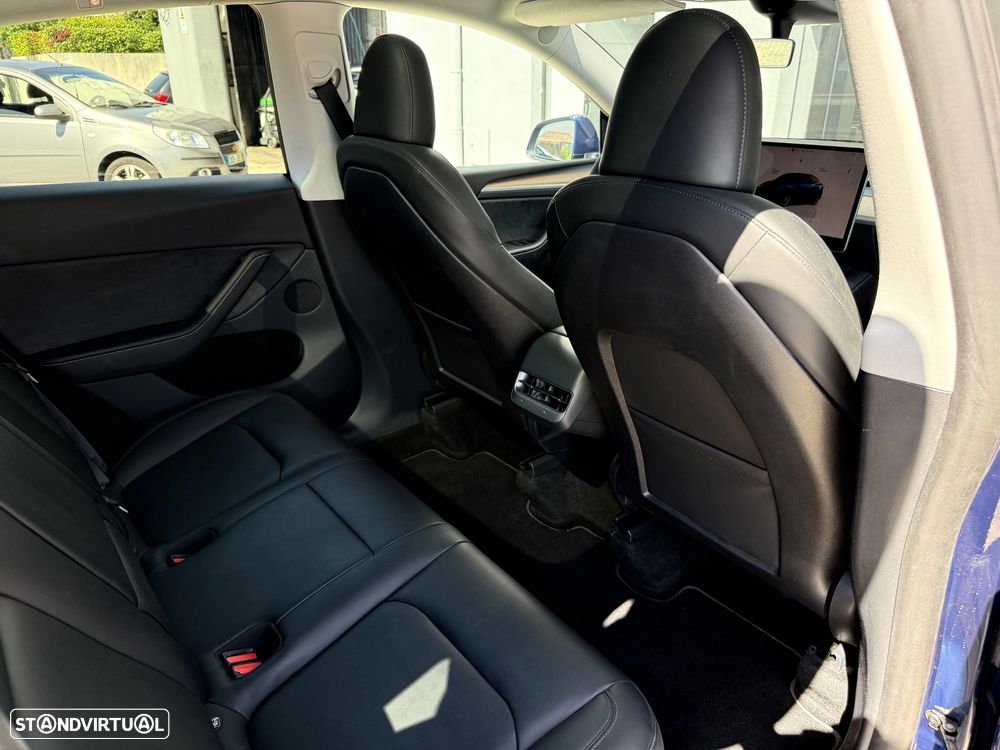 Tesla Model Y Long Range Dual Motor AWD - 16